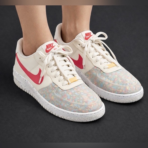 Nike Women's multicolor Air Force 1 sneakers - Picture 7 of 7